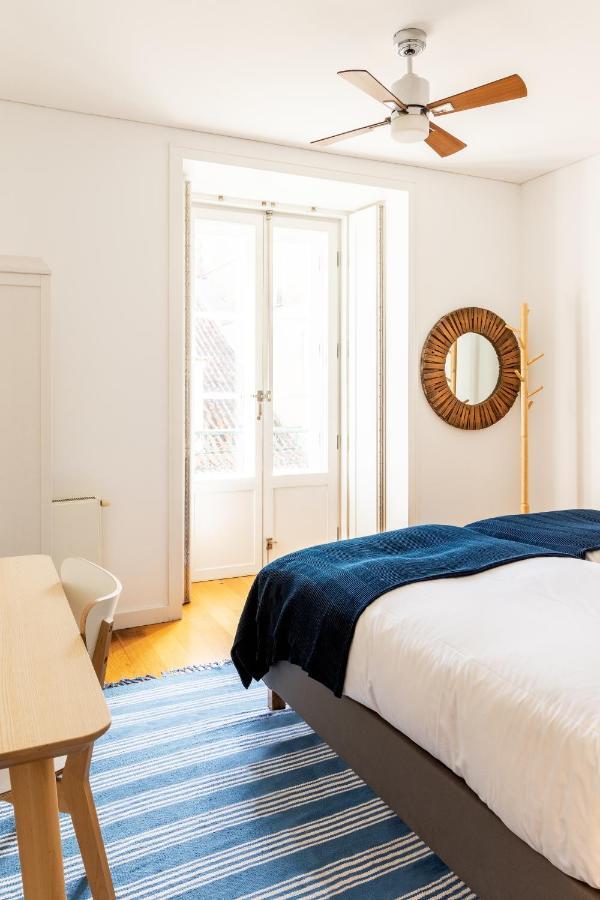 Апартаменти Joivy Chiado Self Check-In 2-Br Flat With Parking Лісабон Екстер'єр фото